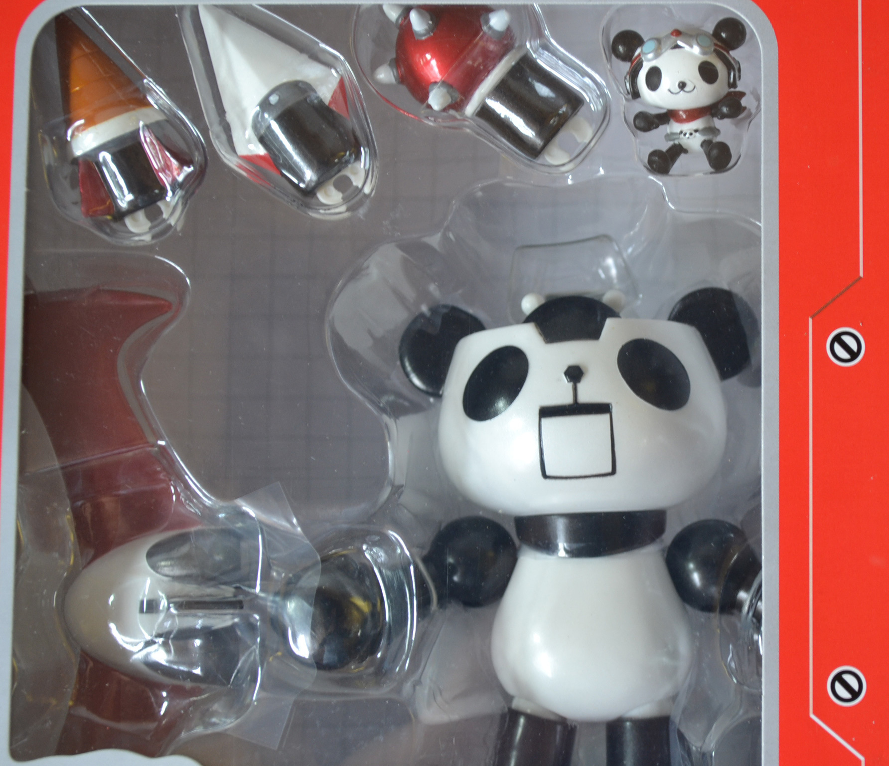 レビュー高評価のおせち贈り物 パーフェクトモデル パンダーゼット 2005 Cochi.ka.ka PANDAーZ: 置物